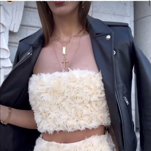 Zara Tops - ZARA Limited Edition Floral Crop Top Vanilla